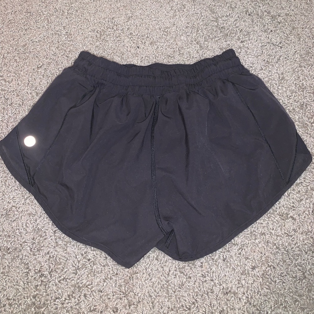 Lululemon Hotty Hot Short Black Size 4 2.5”